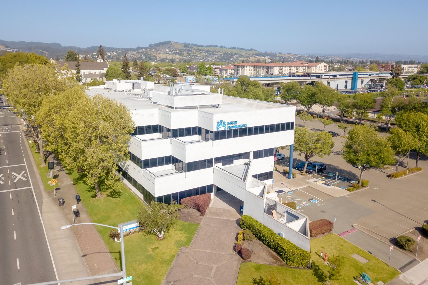 777 Davis St San Leandro CA, 56000 SF Class B office medical office building with BART access, leasing assignment