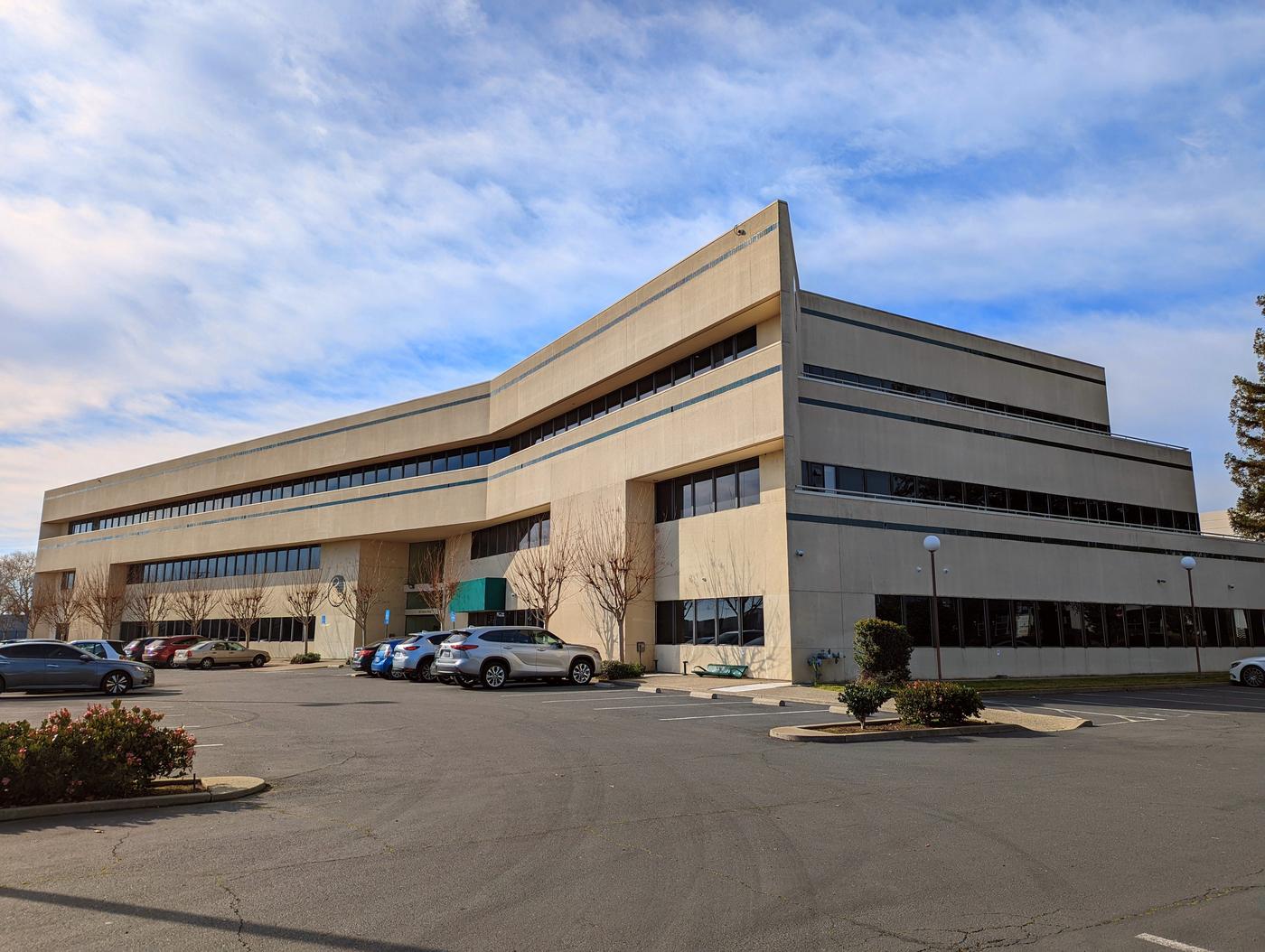 80 Swan Way Oakland CA, 52466 SF Class B office building, leasing assignment Airport District Oakland